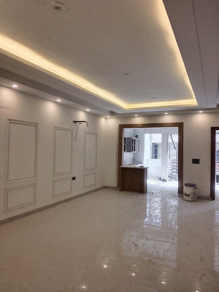 Room, sector 43 4 Bedroom 275 Sq.Yd. Builder Floor In Sector 43 Faridabad 8344726