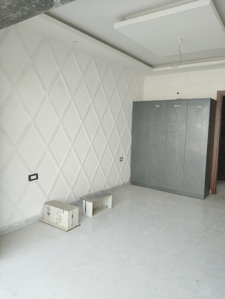 Bedroom, sector 43 4 Bedroom 275 Sq.Yd. Builder Floor In Sector 43 Faridabad 8344726