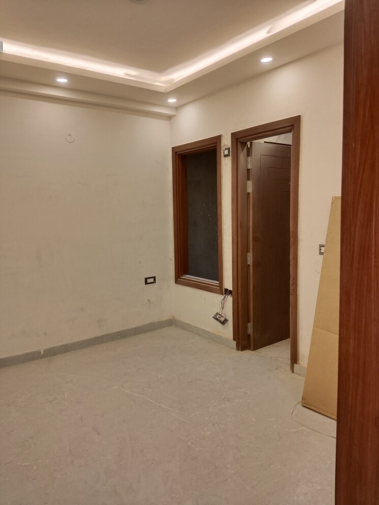 Room, sector 43 4 Bedroom 275 Sq.Yd. Builder Floor In Sector 43 Faridabad 8344726