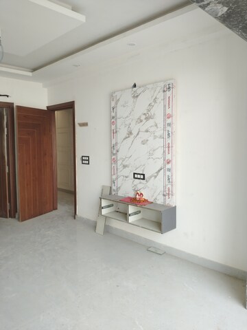 Bedroom in 4 BHK Builder Floor at Sector 43 – for Sale
