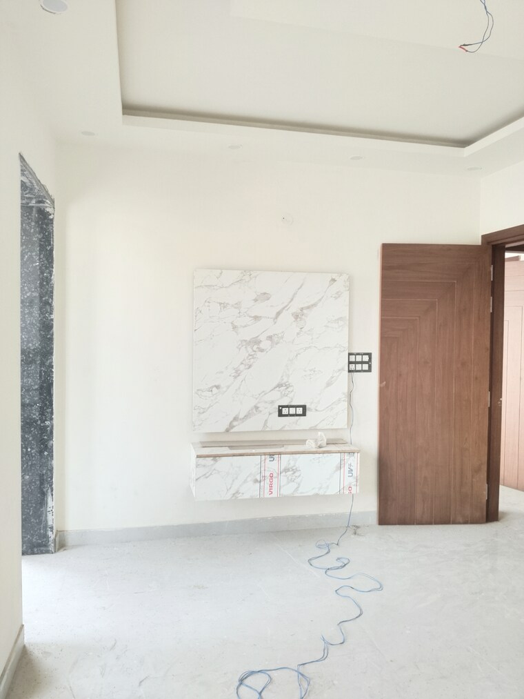 Bedroom, sector 43 4 Bedroom 275 Sq.Yd. Builder Floor In Sector 43 Faridabad 8344726