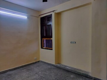 Room in 1 BHK Apartment at Molarband – for Rent