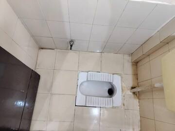 Bathroom in 1 BHK Apartment at Molarband – for Rent
