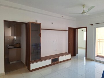Room in 2 BHK Apartment at Prestige Finsbury Park Hyde, Bagaluru  – for Rent