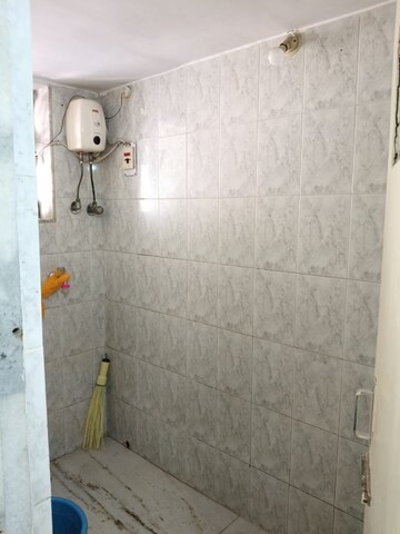 Bathroom in 1.5 BHK Apartment at Jumbo Darshan, Andheri East – for Rent