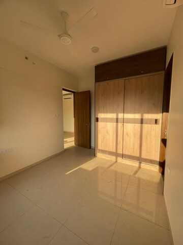 3 BHK Apartment For Rent in Shapoorji Pallonji Vicinia, Powai