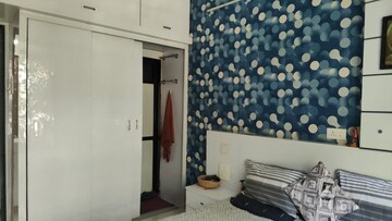Room in 2 BHK Apartment at Seawoods – for Sale