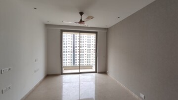 Room in 2 BHK Apartment at Hiranandani Castle Rock, Powai – for Rent