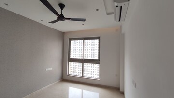 Room in 2 BHK Apartment at Hiranandani Castle Rock, Powai – for Rent