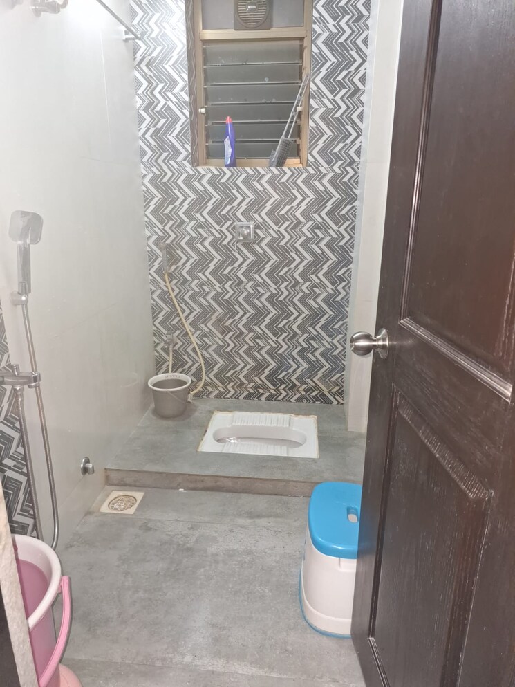 Bathroom, thane west 1 Bedroom 600 Sq.Ft. Apartment In Thane West Thane 8345551