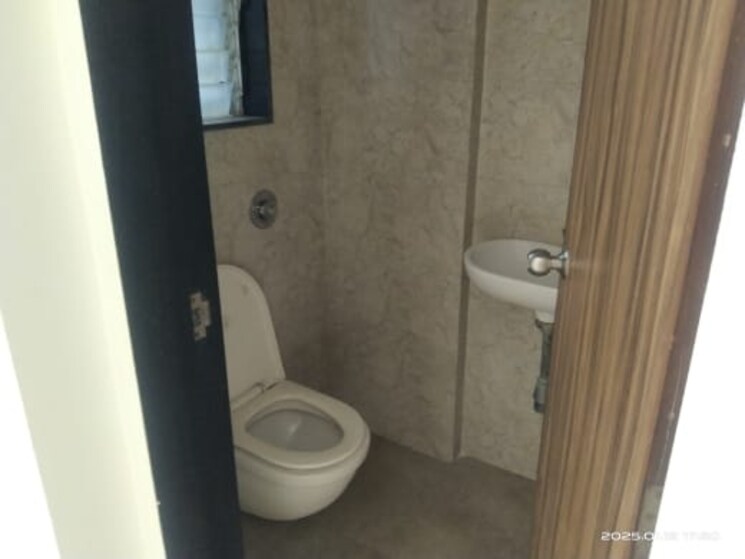 Attached Bathroom, goregaon west 2 Bedroom 600 Sq.Ft. Apartment In Goregaon West Mumbai 8345520