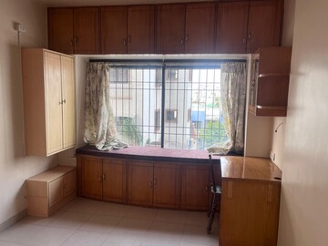 Room in 2 BHK Apartment at Sunshree Gold, Nibm Road – for Rent
