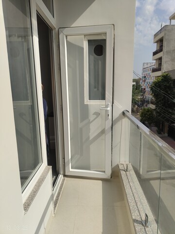 Balcony in 1 RK Apartment at Sector 45 – for Rent