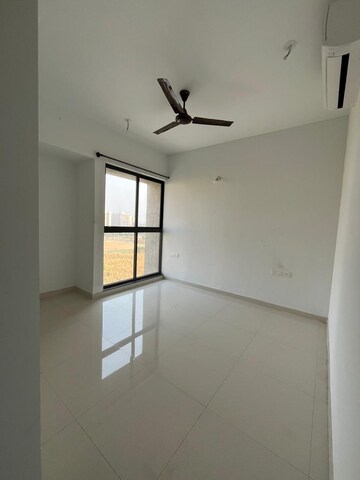 Room in 3 BHK Apartment at Lodha Palava City Lakeshore Greens, Dombivli East – for Rent