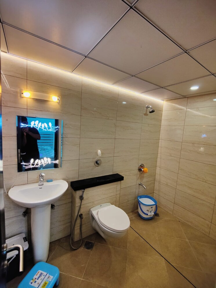 Bathroom, sobha-garnet 3.5 Bedroom 2032 Sq.Ft. Apartment In Kondhwa Pune 8345830