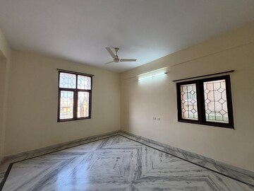 Room in 3 BHK Apartment at Banjara Hills – for Rent