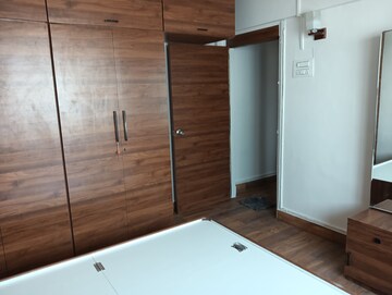 Room in 1 BHK Apartment at Koteshwar Palace, Andheri East – for Rent