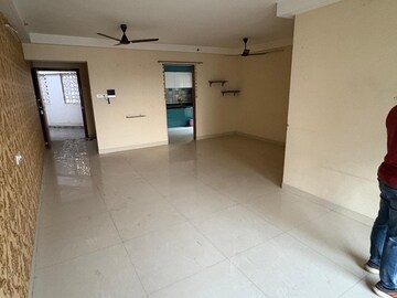 Room in 3 BHK Apartment at Paradise Sai World City Phase 2, New Panvel – for Rent