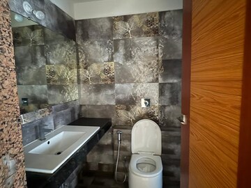 Furnished Amenities in 3 BHK Apartment at Paradise Sai World City Phase 2, New Panvel – for Rent