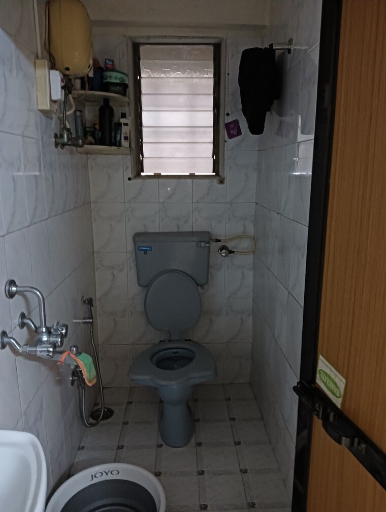 Bathroom, vimla-villa 1 Bedroom 420 Sq.Ft. Apartment In Vile Parle East Mumbai 8345859