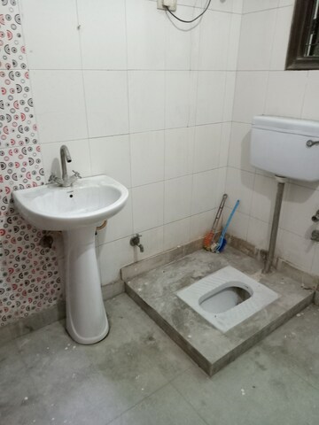 2 BHK Builder Floor For Rent in Paryavaran Complex