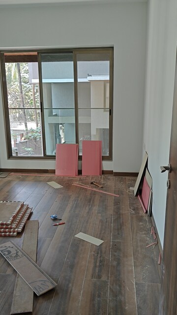 Room in 2 BHK Apartment at Vile Parle East – for Rent