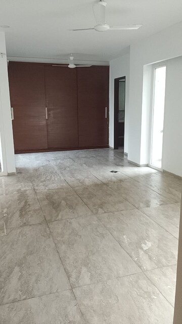 Room in 3 BHK Builder Floor at Vasant Vihar – for Rent