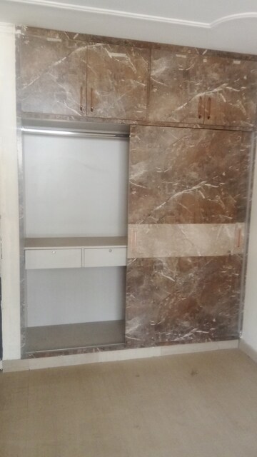 Room in 3 BHK Apartment at Sector 8 – for Sale