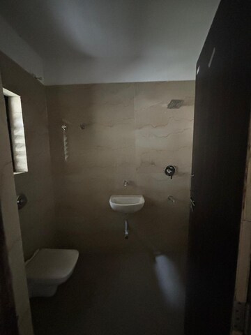 Attached Bathroom in 3 BHK Apartment at Manish Nagar – for Rent