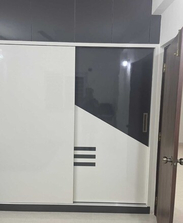 Room in 2 BHK Apartment at DSR RR Avenues, Yelahanka – for Rent