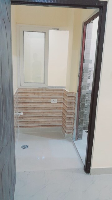 Bathroom in 3 BHK Independent House at Gomti Nagar – for Rent