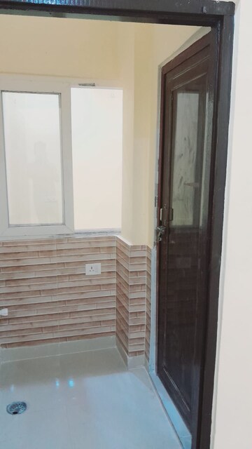 Bathroom in 3 BHK Independent House at Gomti Nagar – for Rent