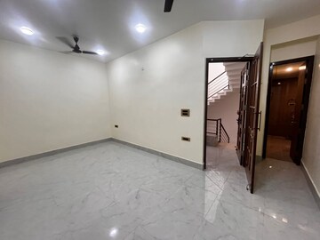 Room in 3 BHK Independent House at Gomti Nagar – for Rent