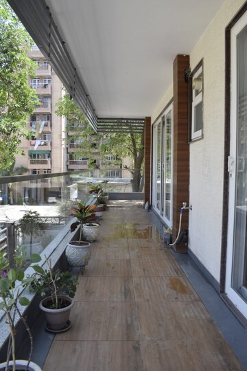 Balcony in 3 BHK Builder Floor at Ansal Sushant Lok I, Sector 43 – for Rent