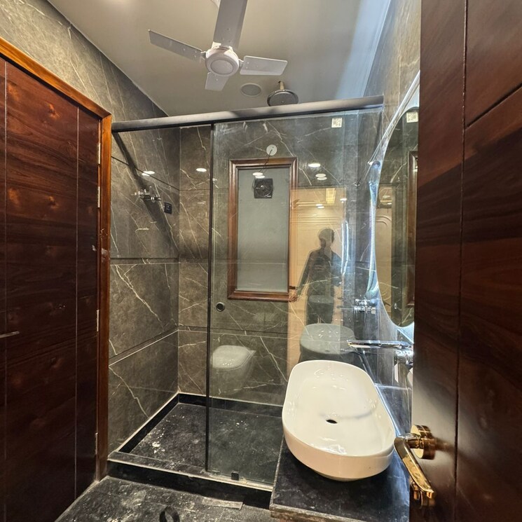 Bathroom, vipul-world-floors 3 Bedroom 1800 Sq.Ft. Builder Floor In Sector 48 Gurgaon 8346194
