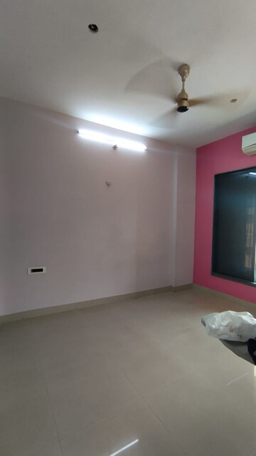 Room in 2 BHK Apartment at Mohan Pride, Kalyan West – for Rent