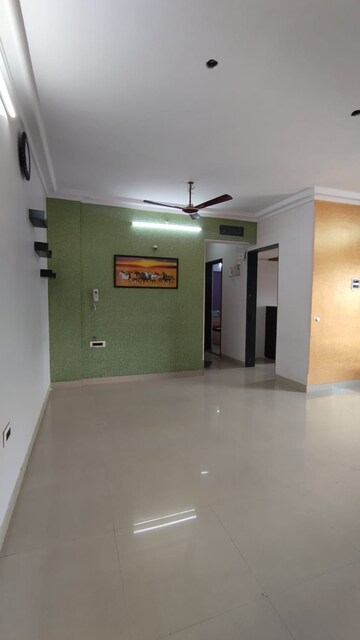 Room in 2 BHK Apartment at Mohan Pride, Kalyan West – for Rent