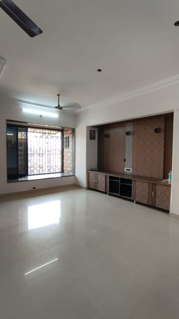 Room in 2 BHK Apartment at Mohan Pride, Kalyan West – for Rent