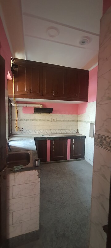 Furnished Amenities in 2.5 BHK Independent House at Sector 8 – for Rent