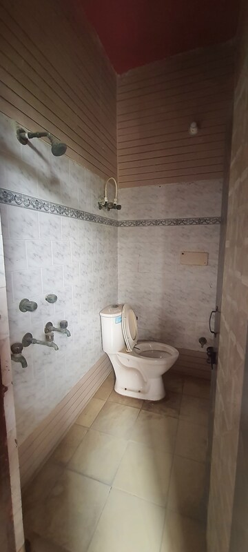 Bathroom in 2.5 BHK Independent House at Sector 8 – for Rent