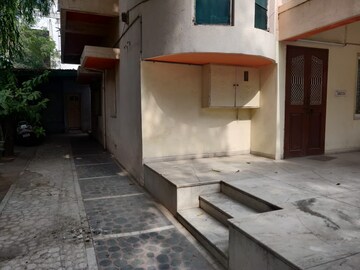Kitchen in 6 BHK Villa at Navrangpura – for Rent