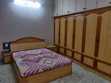 Bedroom in 6 BHK Villa at Navrangpura – for Rent