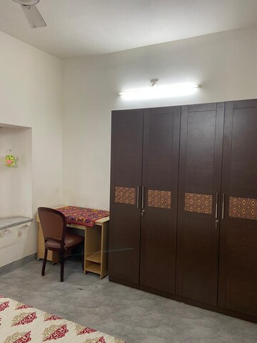 Bedroom in 6 BHK Villa at Navrangpura – for Rent