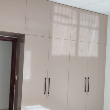 Room in 3.5 BHK Apartment at LnT Raintree Boulevard, Nh 7 – for Rent