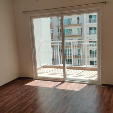 Room in 3.5 BHK Apartment at LnT Raintree Boulevard, Nh 7 – for Rent
