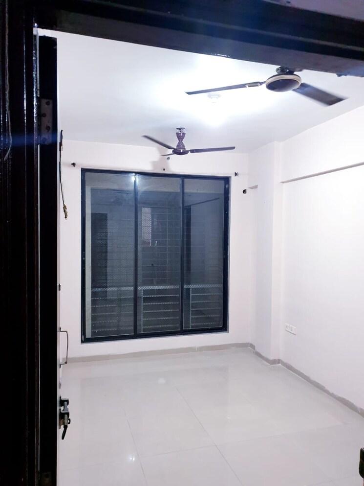 Room, kanha-chs 1 RK 350 Sq.Ft. Apartment In Kopar Khairane Navi Mumbai 8346374