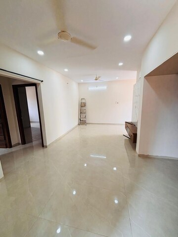 Room in 2 BHK Apartment at Kondapur – for Rent