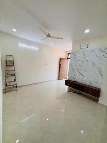 Room in 2 BHK Apartment at Kondapur – for Rent