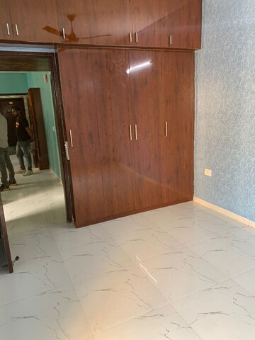 Room in 3 BHK Apartment at ROF Aalayas, Sector 102 – for Rent