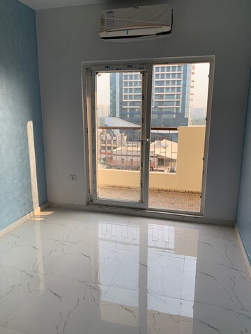Room in 3 BHK Apartment at ROF Aalayas, Sector 102 – for Rent
